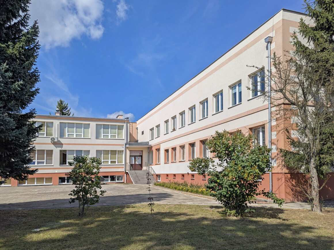 PXL_20250826_090819527 Ważne informacje dla rodziców uczniów klas pierwszych